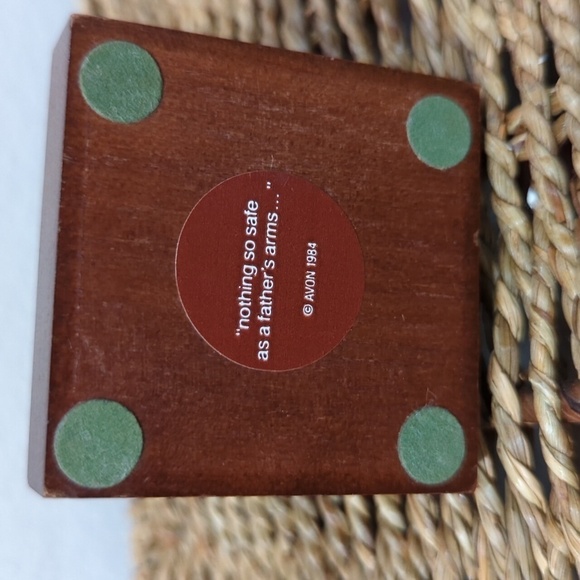 Vintage Avon Father & Child Nothing So Safe As A Father's Arms - Picture 5 of 8